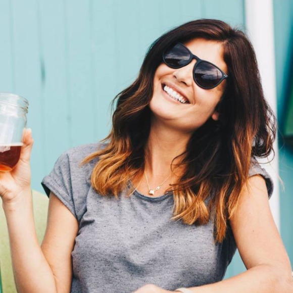 Meet your Posher, Whitney - Picture 1 of 1